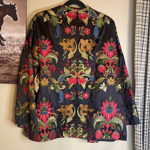 Neiman Marcus Exclusive 100% Silk, Embroidered Floral 2X Jacket - Picture 6 of 6